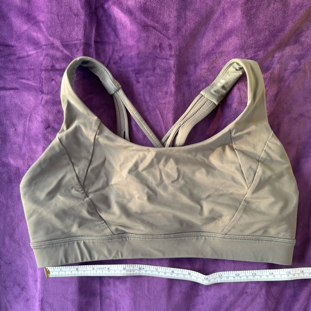 Lululemon size 12 B/C